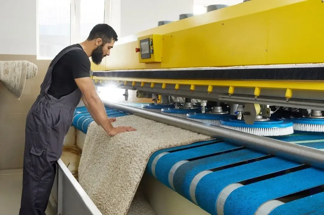 İzmir'in Sıcak Havasında Halılarınızı Korumanın 5 Yolu